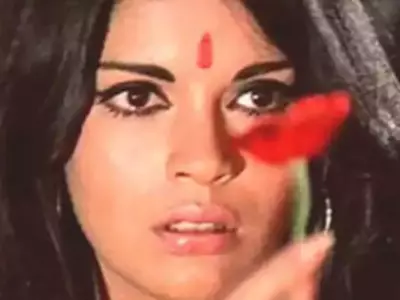 Here's What Zeenat Aman Has To Say About Her Song Dum Maro Dum Being Played At iPhone 13 Launch