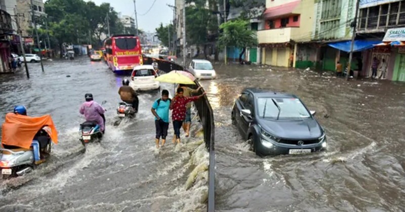 Cyclone Gulab: Bus Swept Away In Flash Floods Maharashtra; Deaths ...