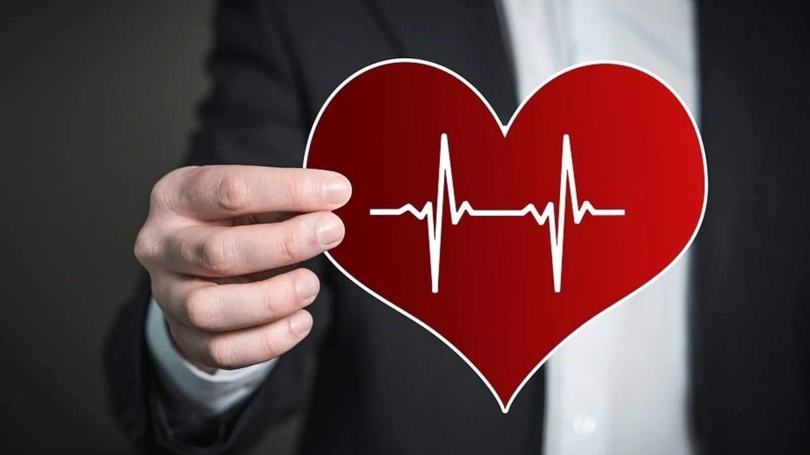 World Heart Day: Difference between cardiac arrest, heart attack, heart  failure