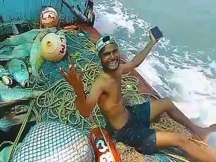 Maharashtra Fisherman caught Ghol Fish