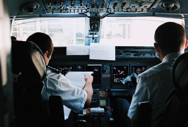 Pilot Talks About The Food They're Allowed To Eat On Flight