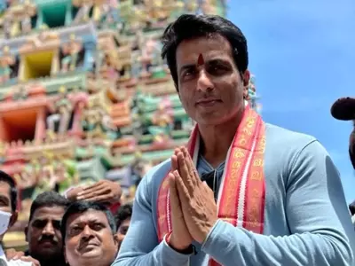 As Income Tax Department Surveys Sonu Sood's Home For Second Day, #IstandWithSonuSood Trends