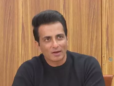 After 4 Days Of IT Raid, Sonu Sood Breaks Silence In His Style