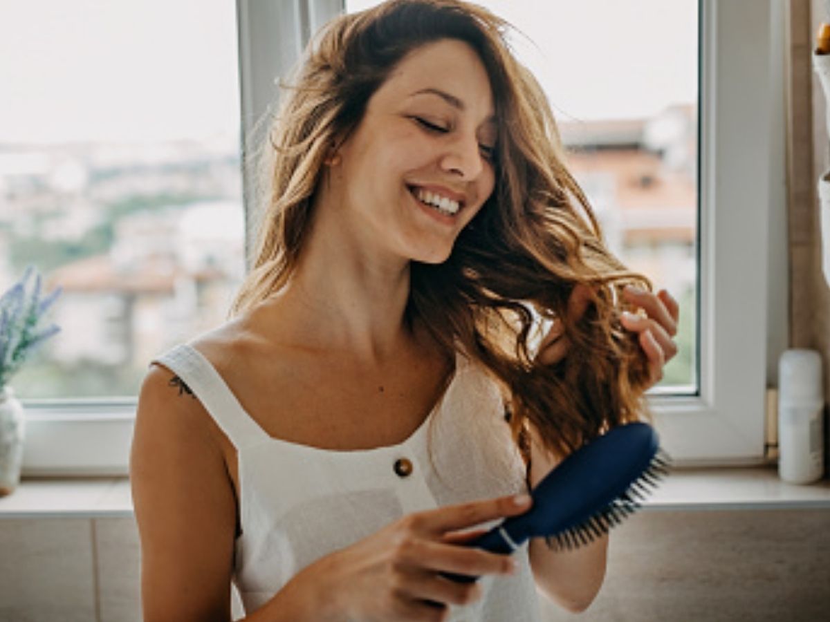 Best Way To Untangle Hair? Short Brush Strokes From Ends To Roots, Say