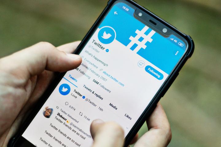 Twitter pronto podría permitir a los usuarios publicar imágenes y videos en un solo tweet Twitter está trabajando en una función de actualización de estado con nombre en código