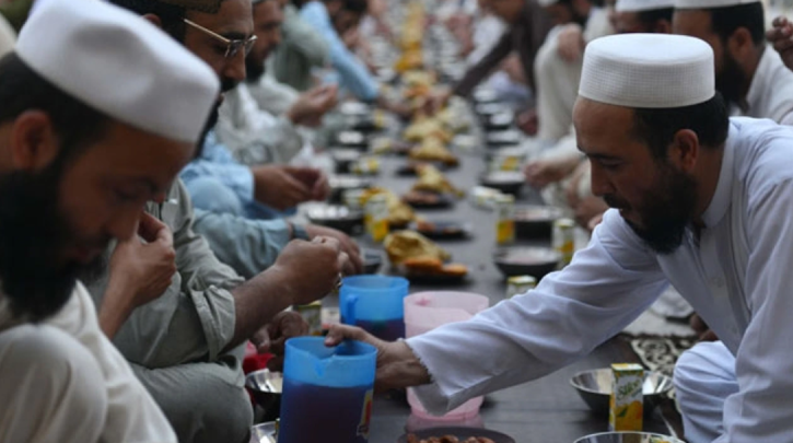 gujarat temple organises iftaar 