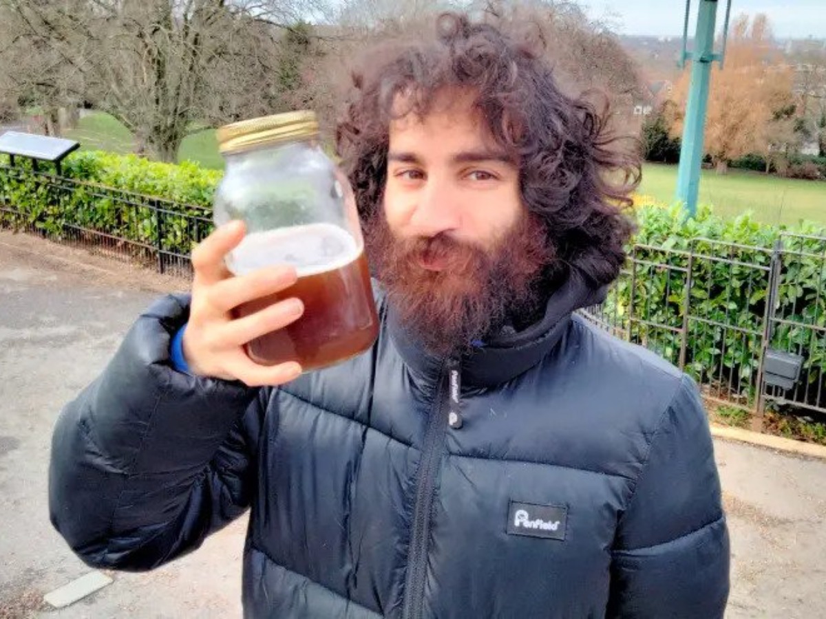 Man Says He Drinks His Own Urine Every Day As Its Secret To Eternal Youth image picture