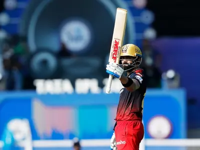 virat kohli hits first 50 in IPL 2022