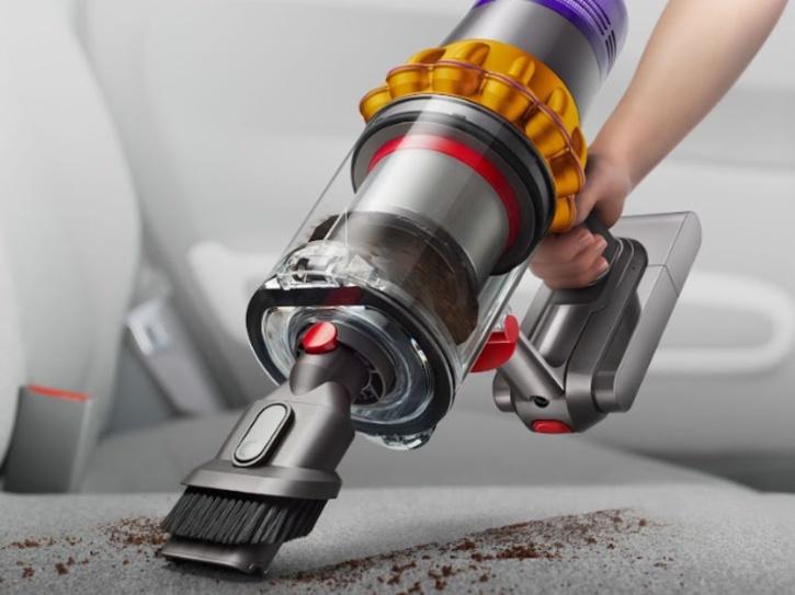 Dyson V15 Detect Made Me Feel Like A HouseCleaning Superhero From The