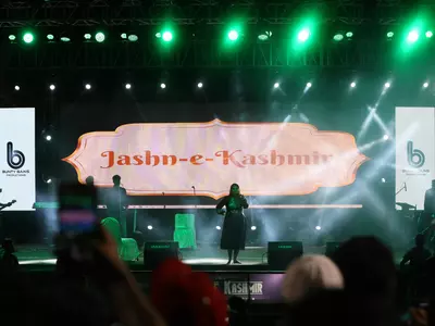 In A First, Punjabi Musical Concert Held On The Banks Of Kashmir’s Dal Lake 
