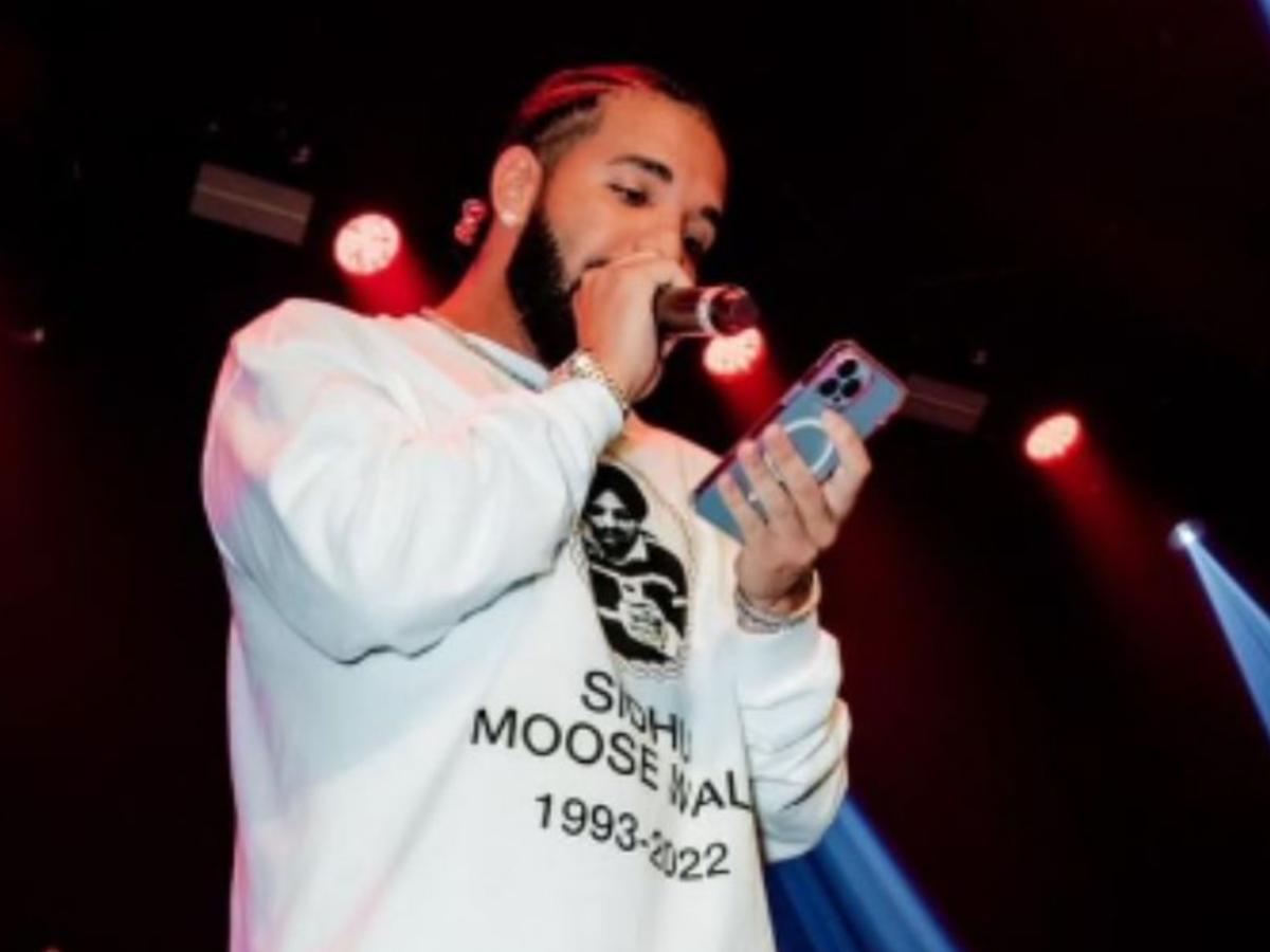 Rapper-singer Drake launches T-shirts in memory of late Sidhu Moosewala,  says 'We celebrate your life