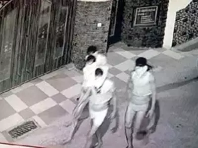 CCTV Footage Of Kachha Baniyan Gang