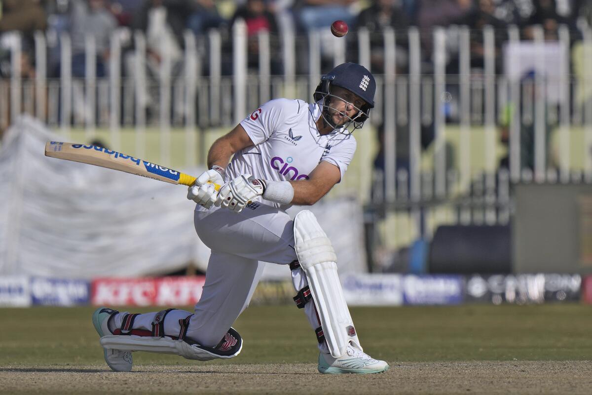 Pakistan Vs England: Root Does A Gavaskar, Bats Left-Handed