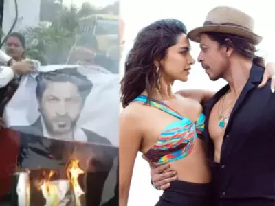 Shah Rukh Khan’s Effigy Burnt On The Streets Of Indore, Protesters Calls For Banning Pathaan