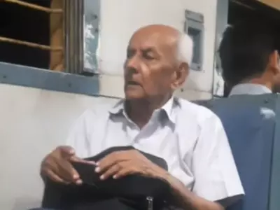 Elderly Man Hums Tum Hi Ana 