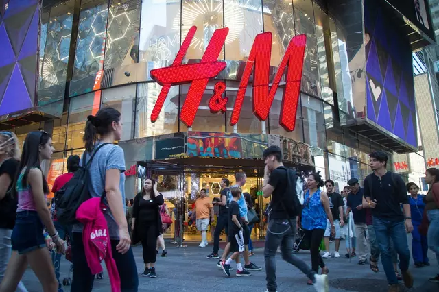 Fashion Giant H&M to lay off 1,500 staff in drive to cut soaring costs and  rescue profitsFashion Giant H&M to lay off 1,500 staff in drive to cut  soaring costs and rescue
