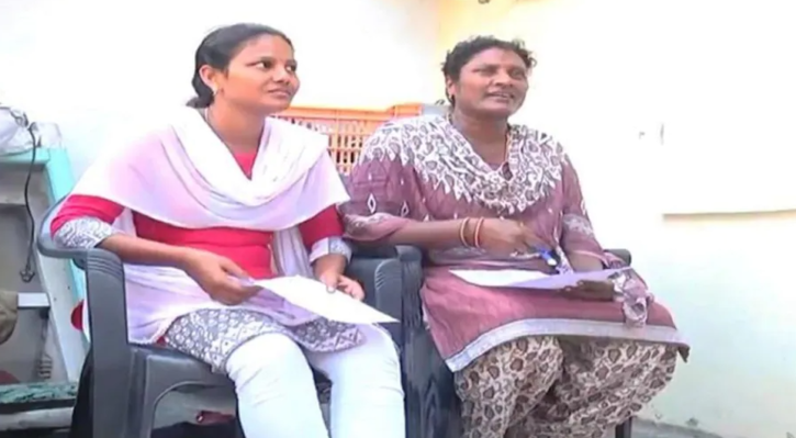 Telangana Mother daughter duo pass physical test for sub inspector post