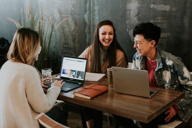 woman-sacked-for-having-lunch-outside-company