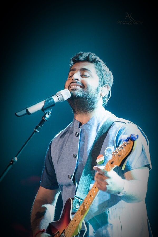 Arijit Singh's Team Refutes Reports Of Fans Getting Injured During His