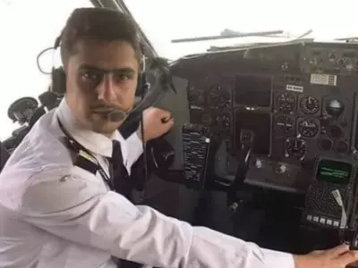 pilot son fulfills mother dream takes her to mecca on his flight