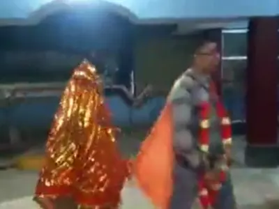 Teacher Marries Student In Viral Video From Bihar