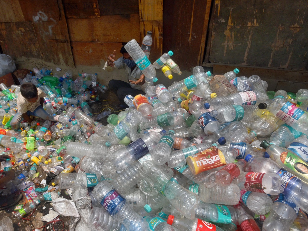 Plastic That Is Hard To Decompose Can Now Capture Carbon Dioxide