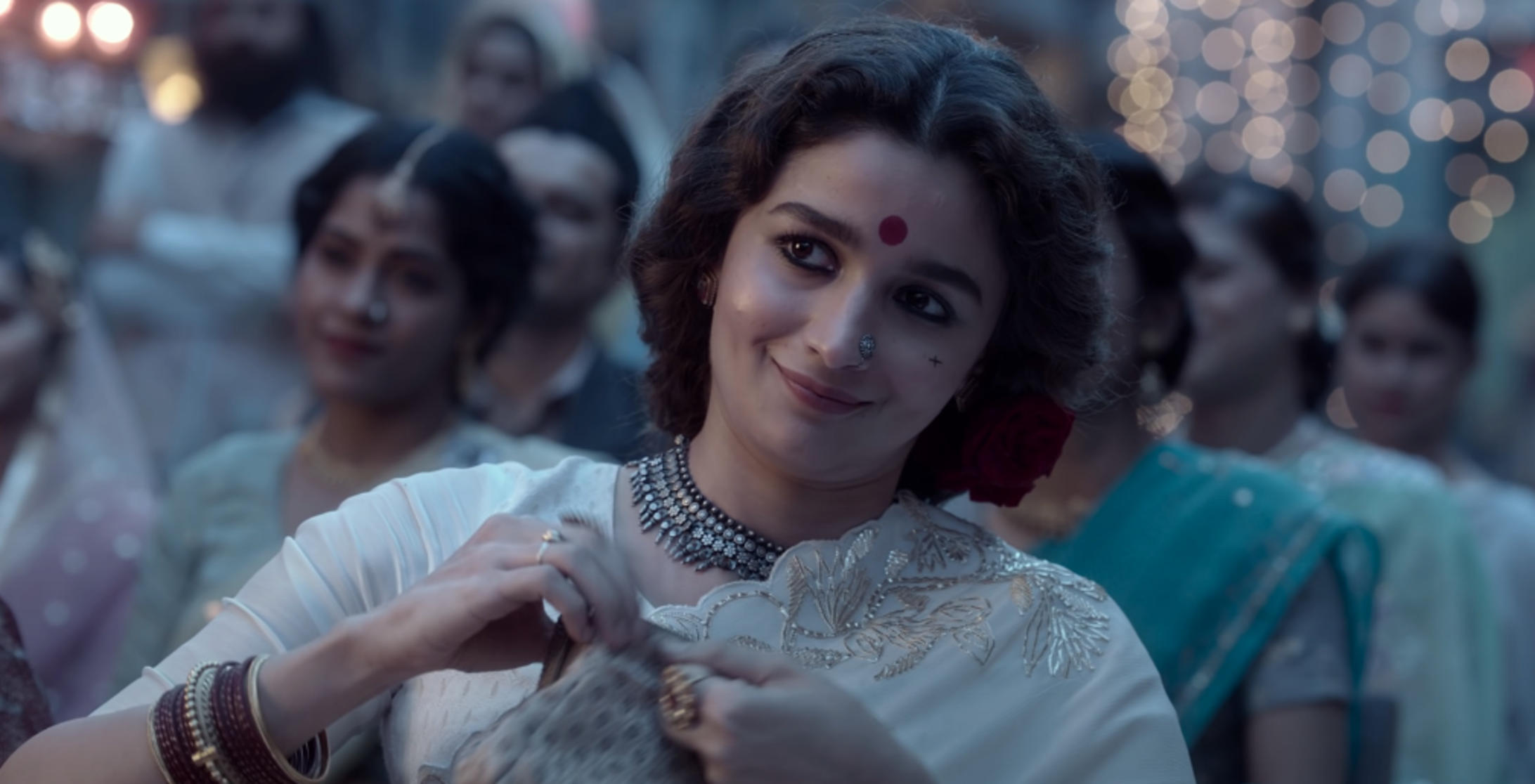 Gangubai Kathiawadi Review: Alia Bhatt Steals Limelight By Her Stunning Performance 