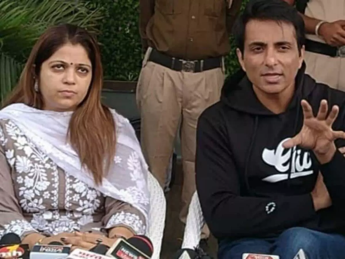 sonu-sood-sister-joins-politics-6212019e7dd16 Indiatimes