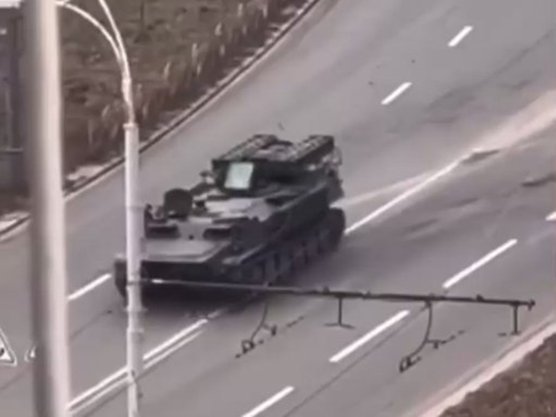 Shocking Video Shows Elderly Ukrainian Man's Car Run Over By Army Tank ...