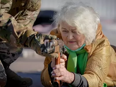 grandma uses AK47