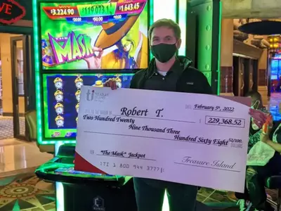 guy wins money