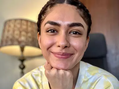 Mrunal Thakur had suicidal thoughts and wanted to jump off the train