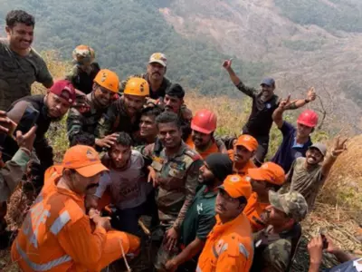 man stuck on kerala hill for two days rescued by army 