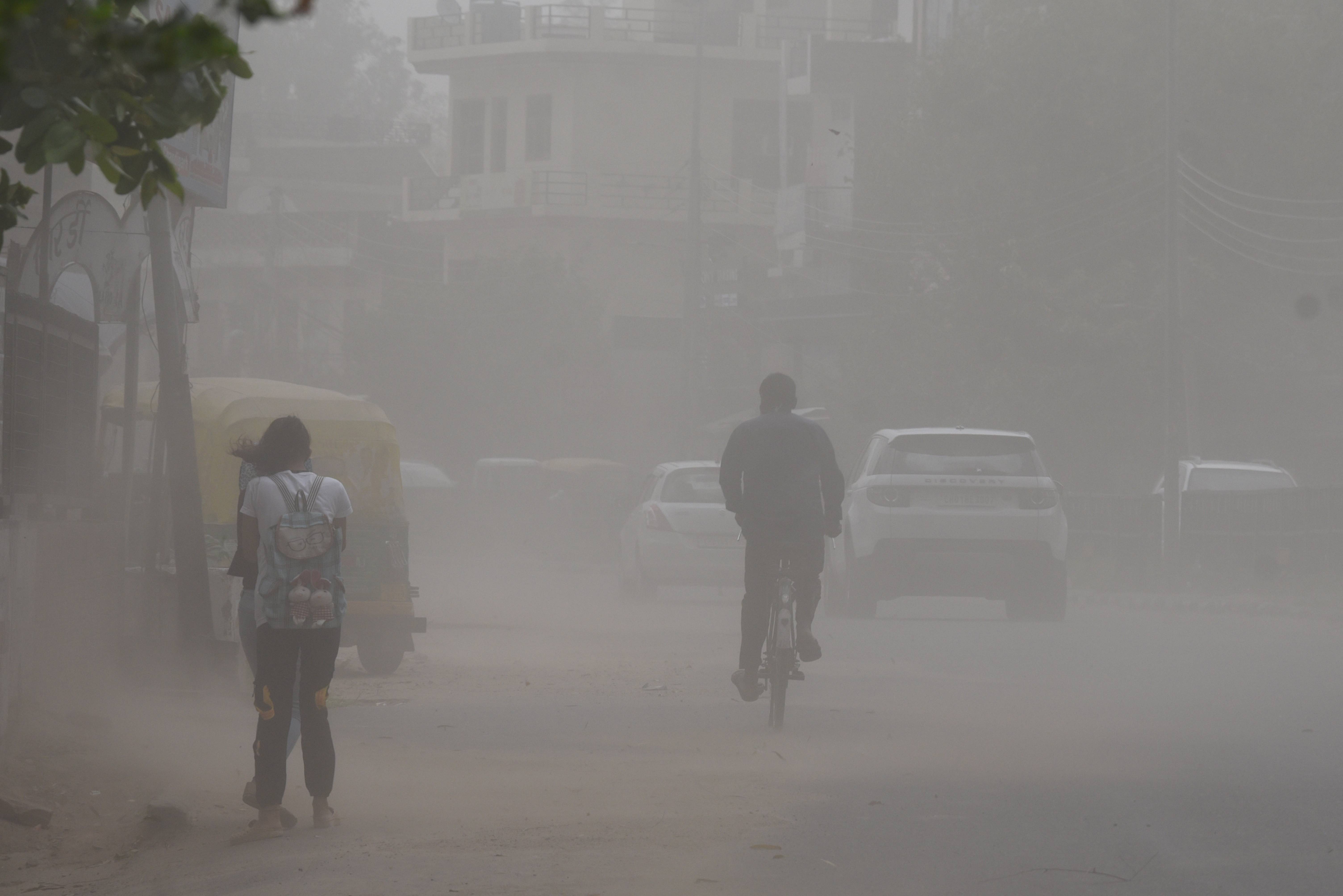 After Karachi A Massive Dust Storm Is Heading Towards Gujarat And Rajasthan Warns Imd