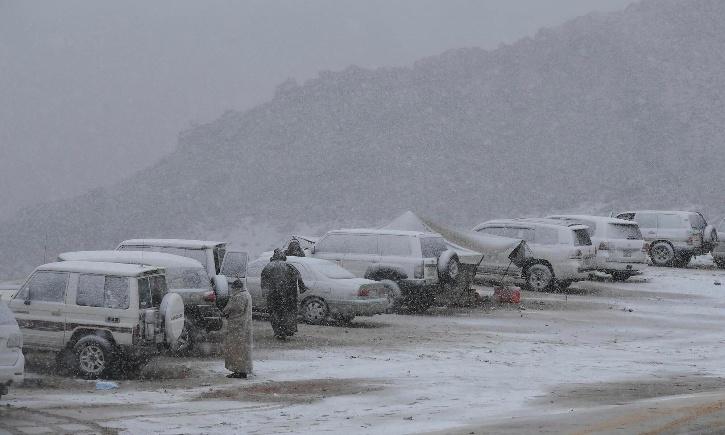 Snowfall in Tabuk region 