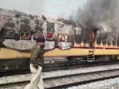 Shramjeevi Express train set on fire by agitators in Bihar's Gaya