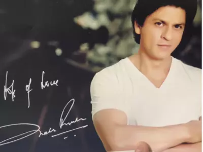 Shah Rukh Khan Sends Handritten Note And Signed Pic To Egyptian Fan Who Helped Indian Professor 