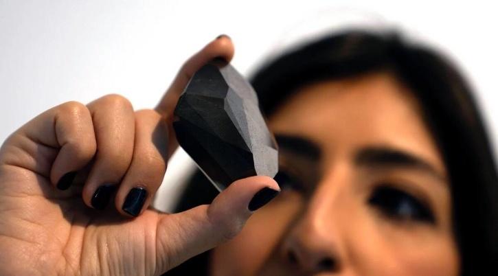 black diamond The Enigma put on public display in dubai 