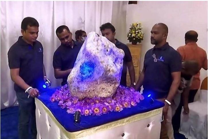 The star sapphire was found by workmen who were digging a well in a gem trader’s home in the gem-rich Ratnapura area 100 km southeast of the Sri Lankan capital Colombo. 