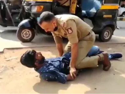 mangulur cop caughts thief in bollywood style video viral