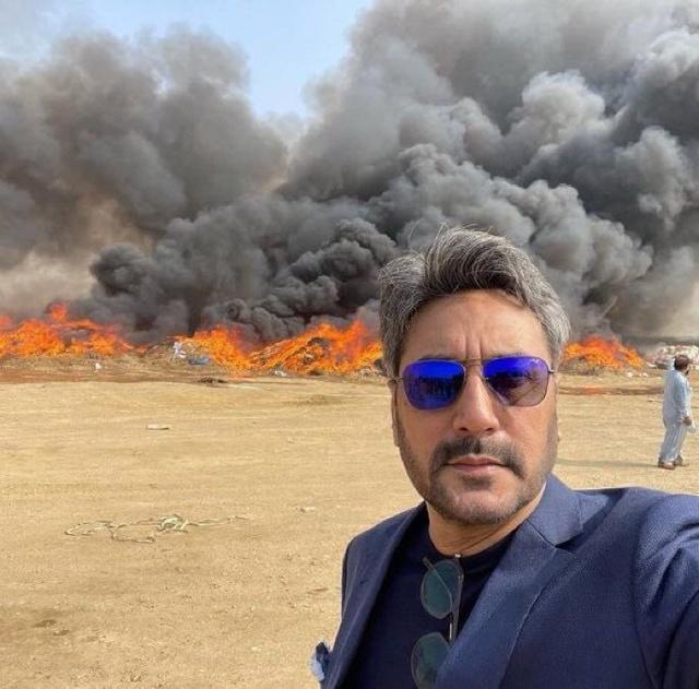 Pakistani Actor's Selfie With Fire In The Background Leads To Meme Fest