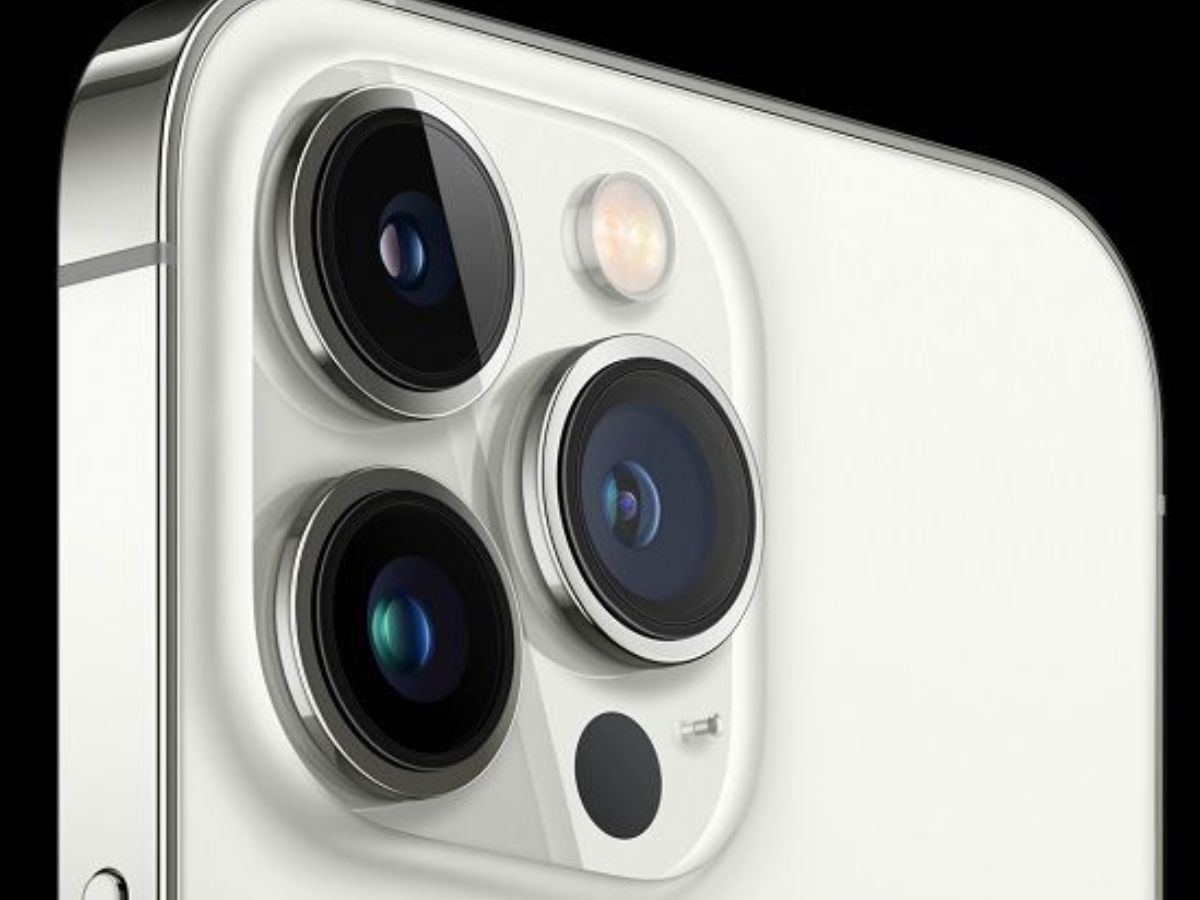 Anyone having issues with the iPhone 14 pro camera lens cracking