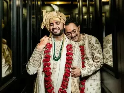 kolkata same sex couple ties the knot hindu rituals 