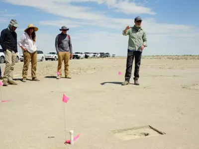 12000 year old human footprints found 