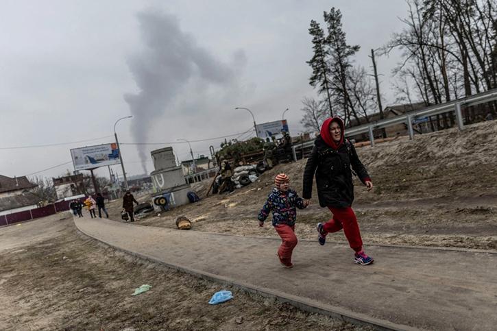 kateryna tytova dan keluarganya melarikan diri dari kota pada bulan Maret
