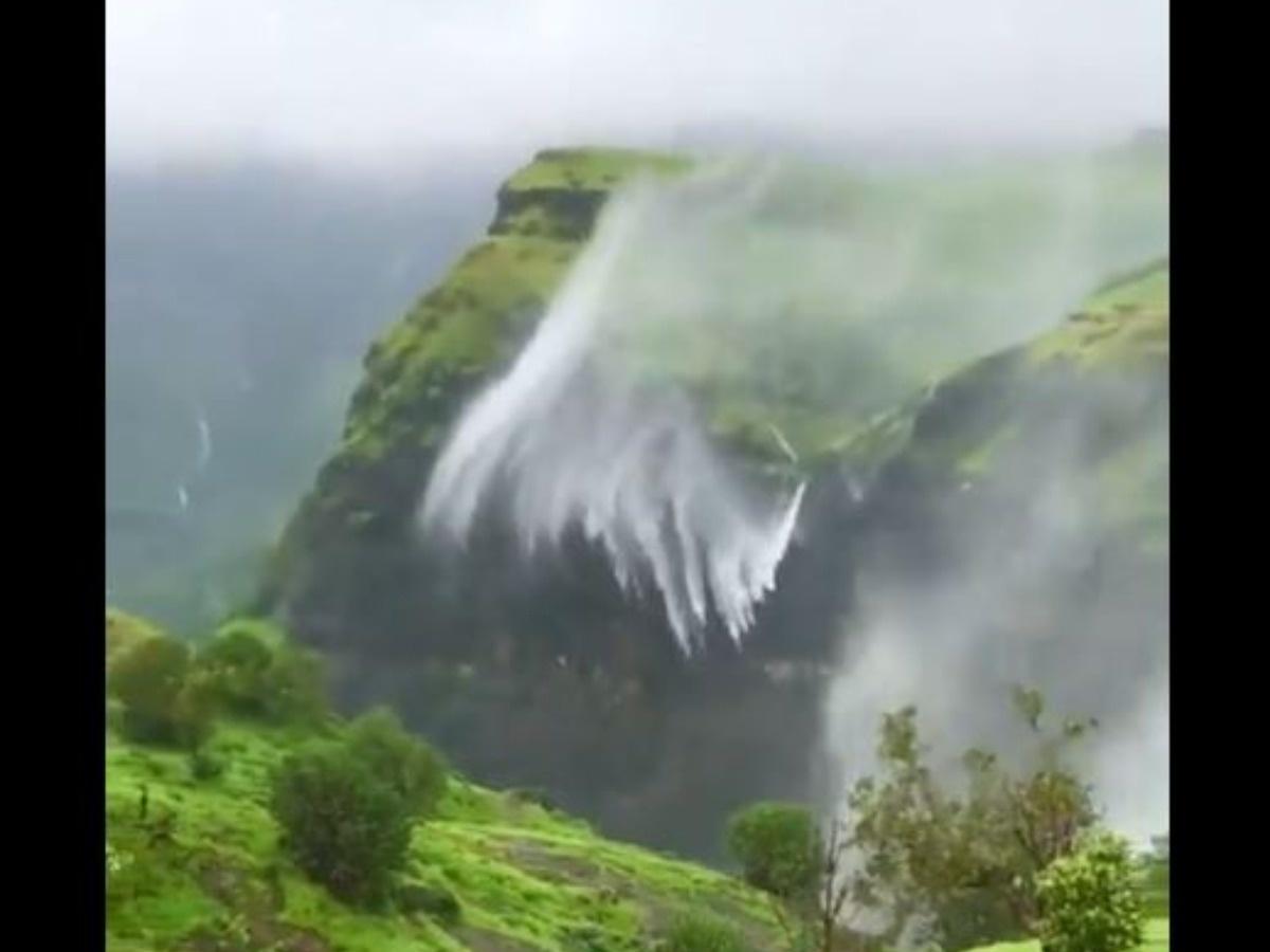 Video Of An 'Reverse' Waterfall