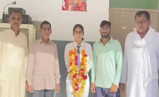 HBSE 10th Topper Amisha