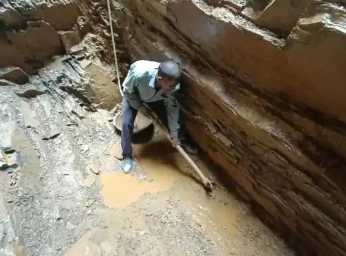 Madhya Pradesh Man Digs 60 Feet Deep Well for Wife 