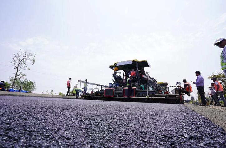 India sets Guinness World Record for building longest road on NH-53