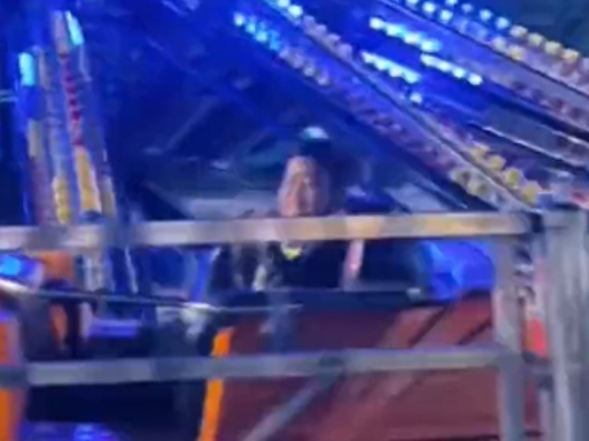 Optical Illusion: Boy Disappearing On A Ride